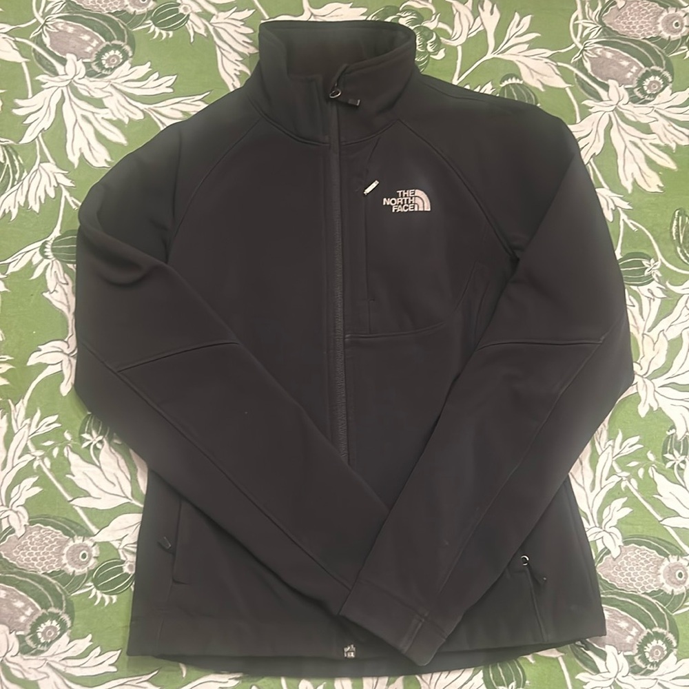 The North Face Women’s XS Outer Wear Apex Barrier Soft Shell